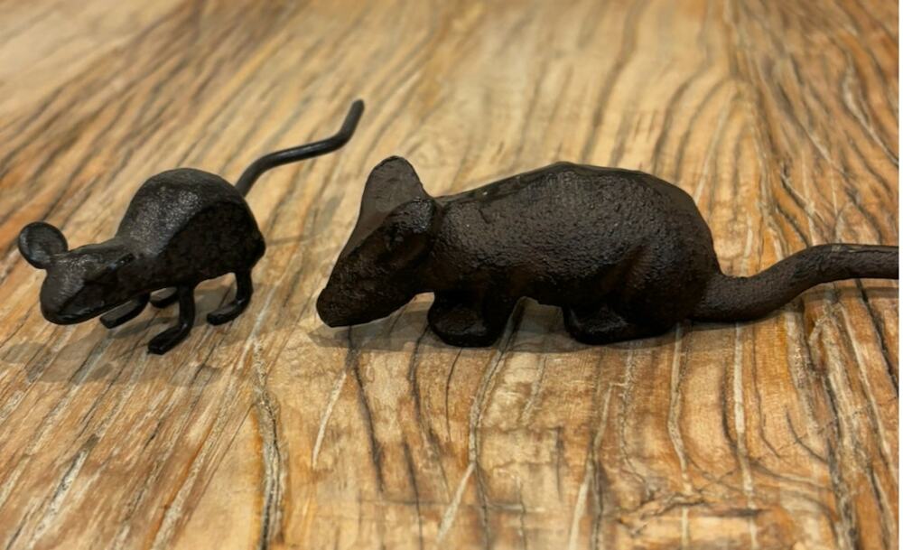 Set of 2 Cast Iron Mouse Figurines Rustic Black Metal Mice Farmhouse Decor